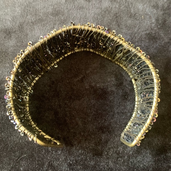 3/$10 🔆 Iridescent Beaded Cuff Braclet - Picture 8 of 8